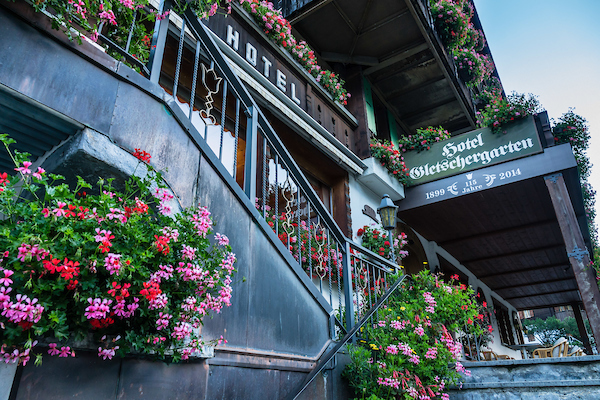 Booking hotels: the Hotel Gletschergarten, Grindelwald, Switzerland.